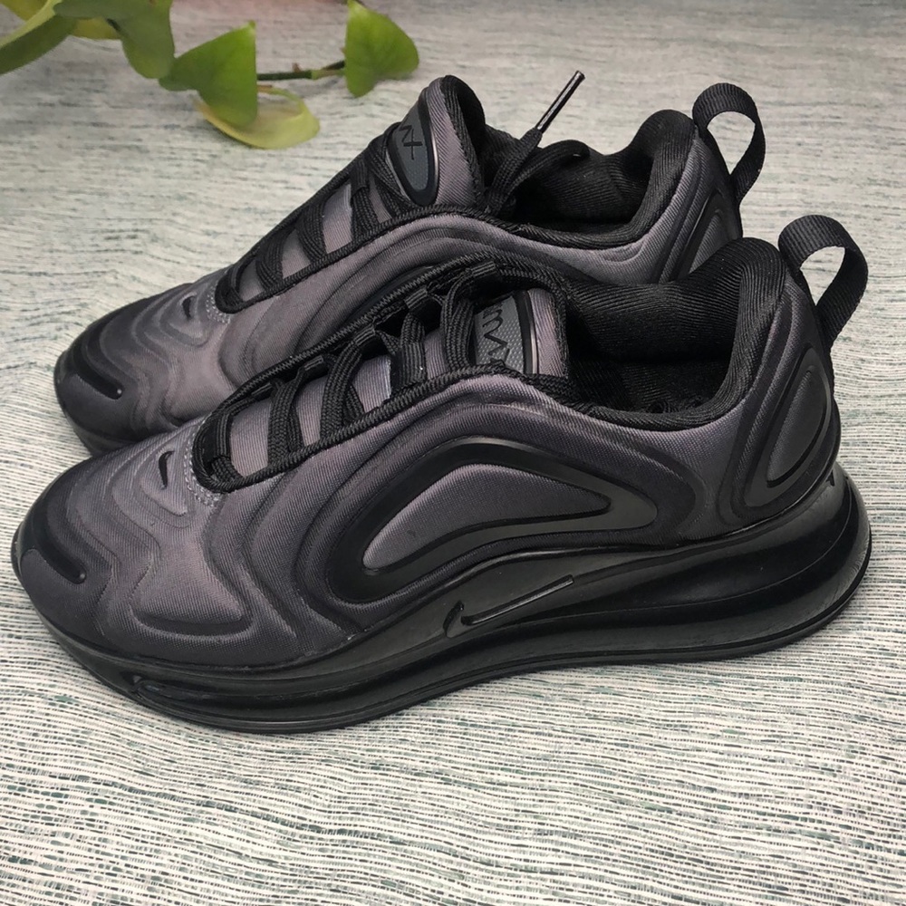 COPY - New Nike Air Max 720 (GS) Sz 1Y
